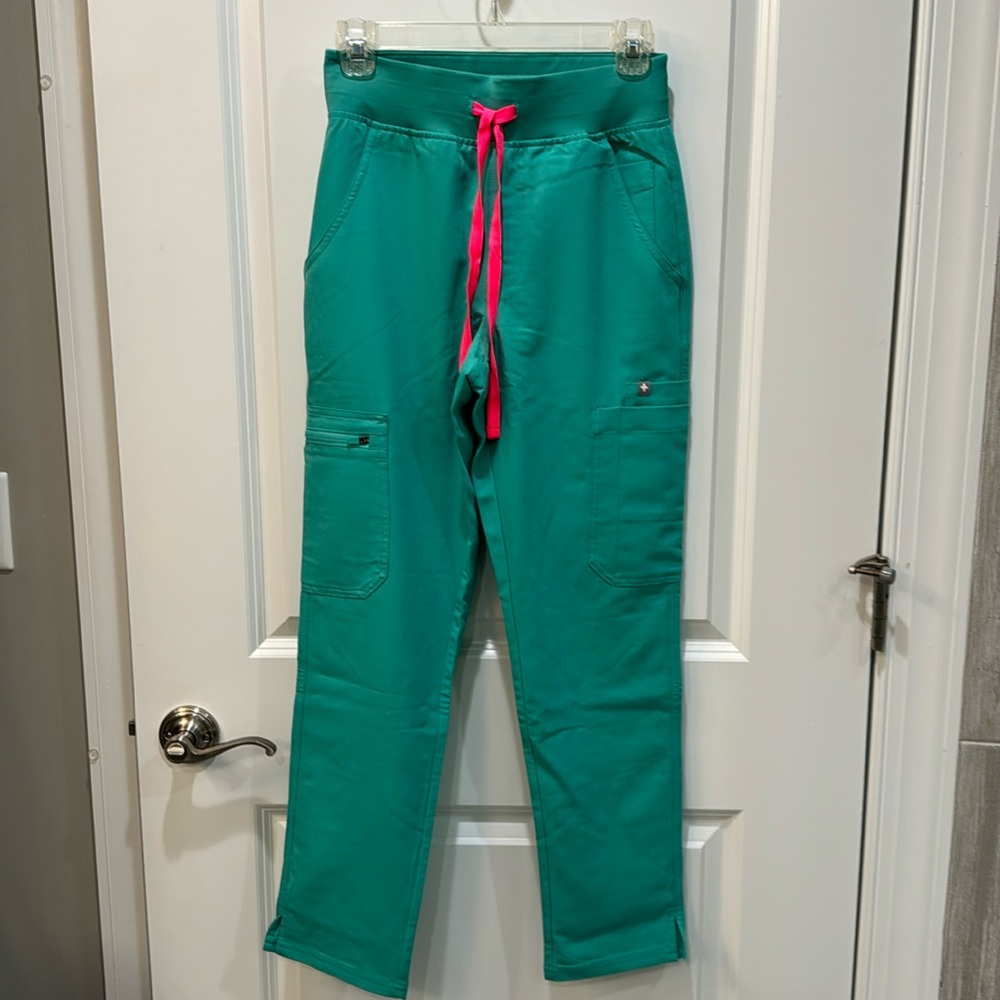 Figs high waisted yola scrub pant